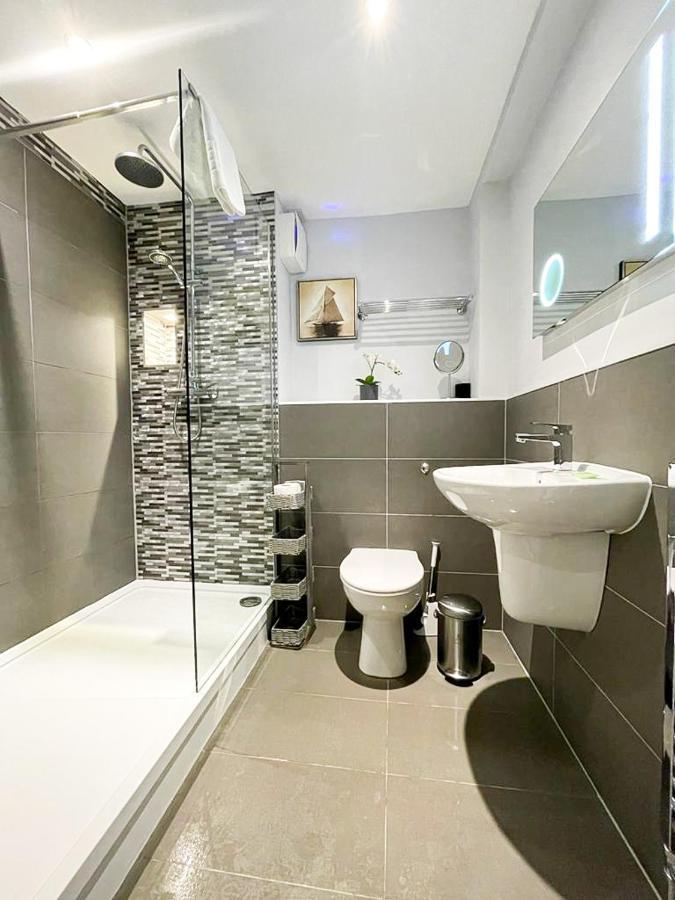 Modern 3 Bedroom Apartment, West End Édimbourg